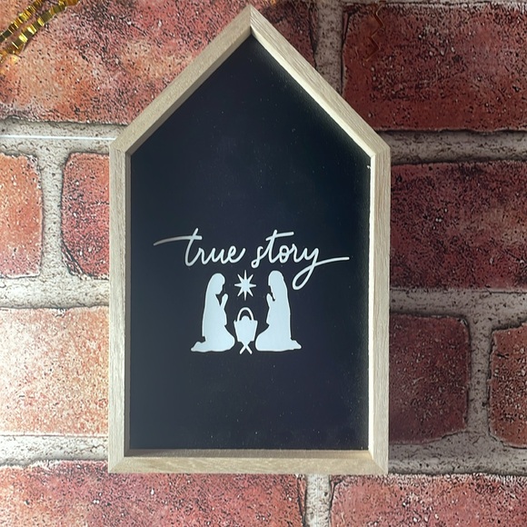 🆕 Small Wooden True Story Christmas Sign Table Top Decor - Blackboard Manger - Picture 3 of 5